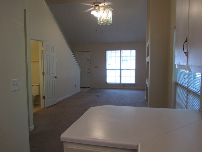 Living room - 1039 Kennesborough Rd NW