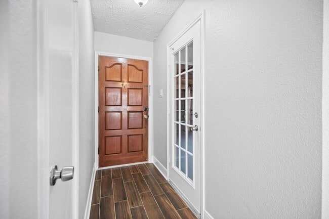Building Photo - 13514 Klamath Falls Dr