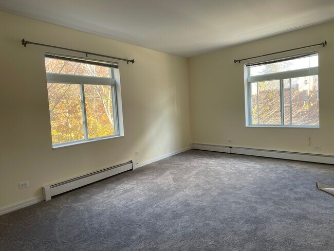 Building Photo - 5711 Huxley Ave