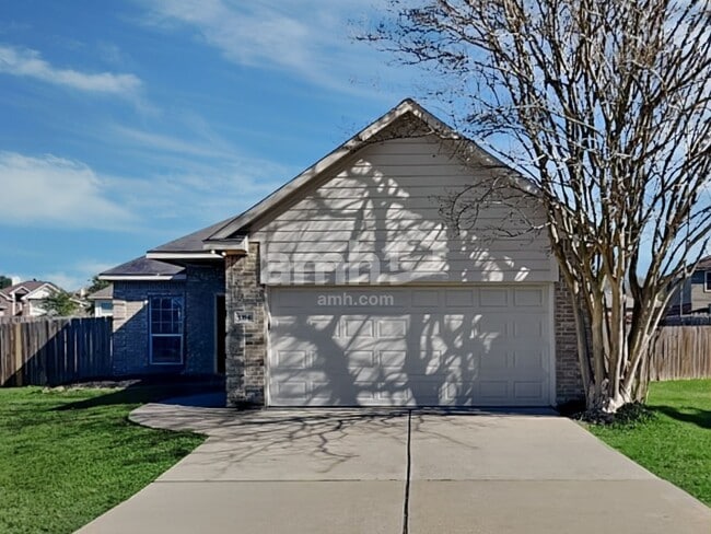 Building Photo - 13541 Lake Breeze Ln