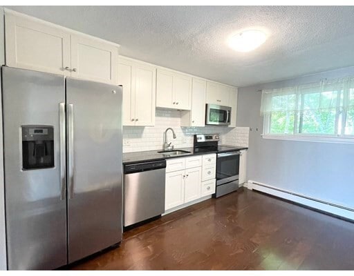 Building Photo - 4 Woodcrest Ct