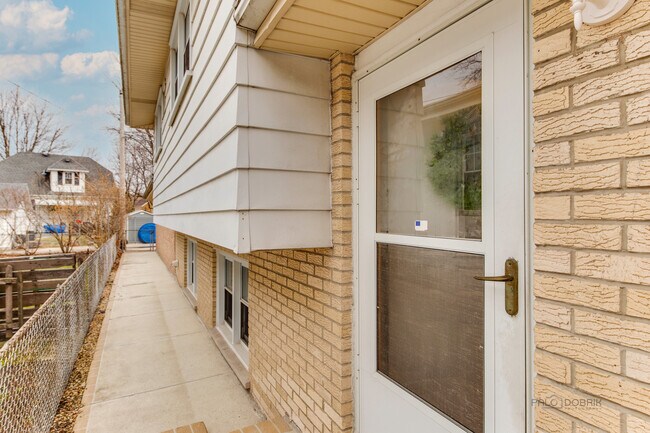 Building Photo - 2737 Spruce St