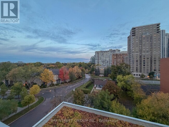 Building Photo - 75 Canterbury Pl