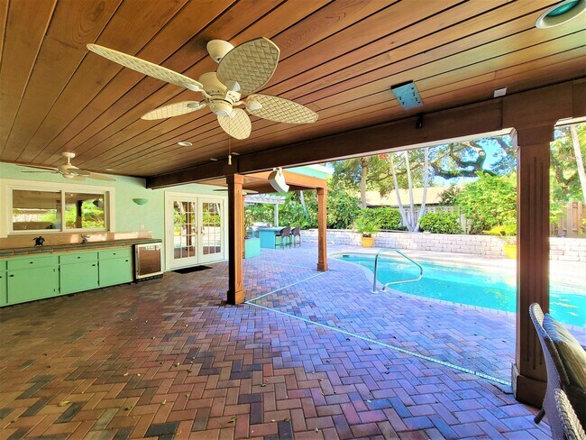 Foto del edificio - 1160 Driftwood Dr