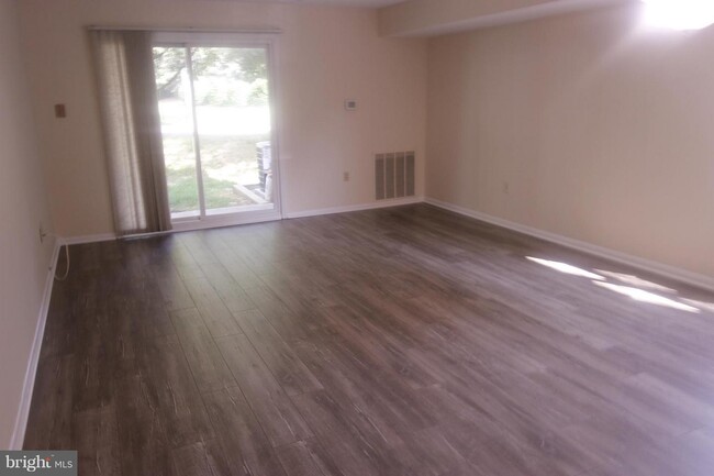 Foto del edificio - 95 Pinewood Dr