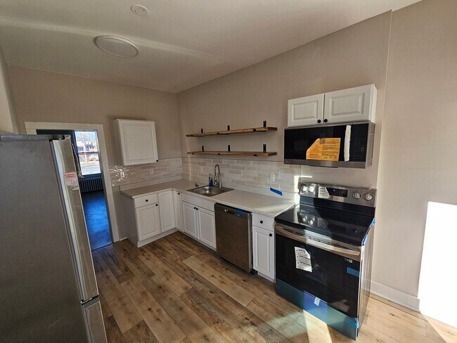 Foto del edificio - 3 Bedroom Apartment - Kingston, NY