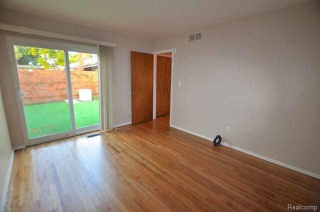 Building Photo - 2101 Bryanston Crescent St