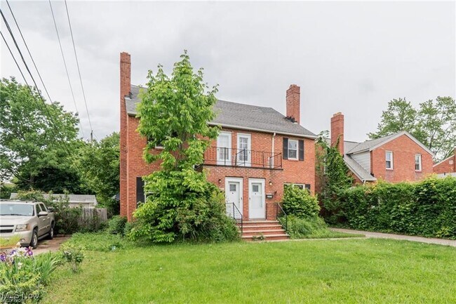 Foto del edificio - 3837 Mayfield Rd