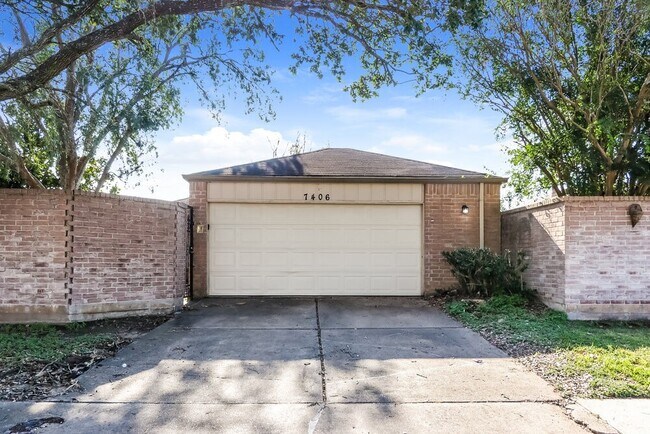 Building Photo - 7406 San Simeon Dr