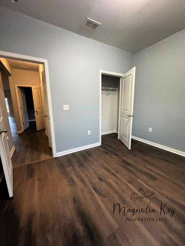 Foto del edificio - 599 Hay Hill Ln