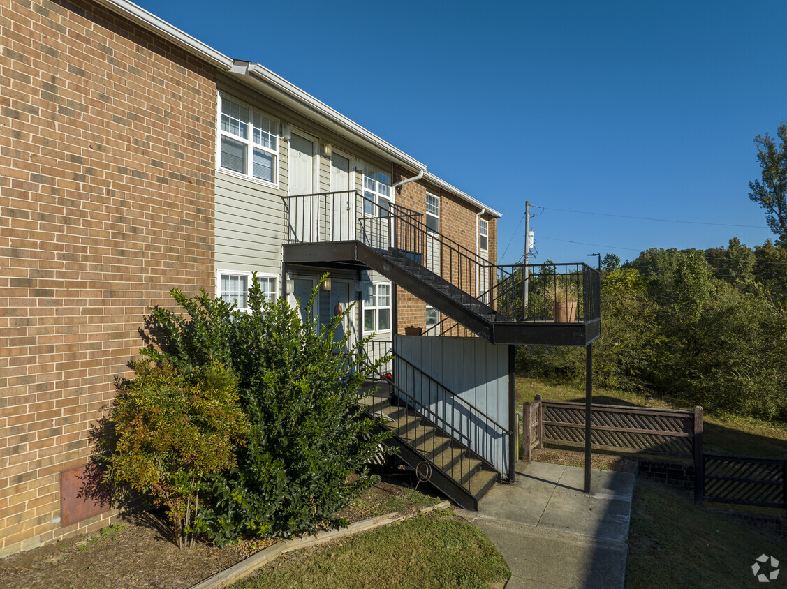 Primary Photo - Town Creek Apartments