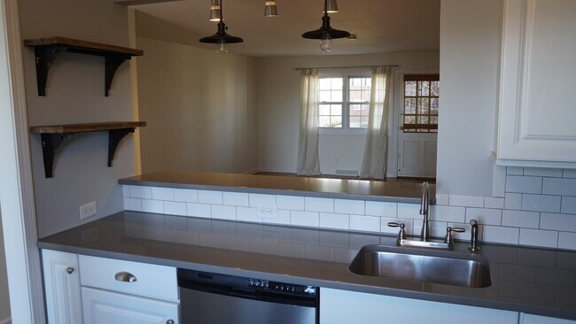 Foto del edificio - 245 Unquowa Rd