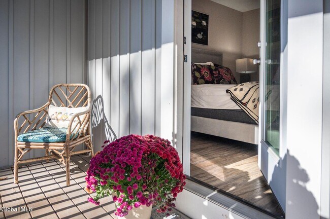 Foto del edificio - 166 Jefferson St