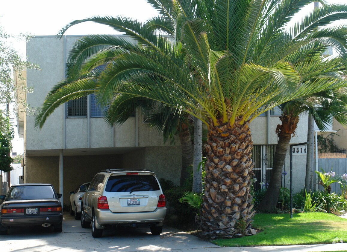 Building Photo - 3514 Mentone Ave