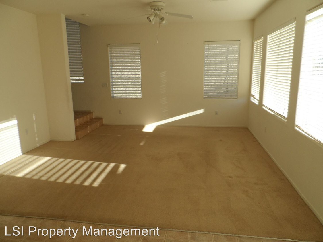Building Photo - 1205 Cove Palisades Dr