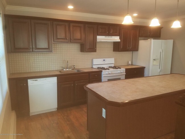 Building Photo - 229 Torrey Pines Dr