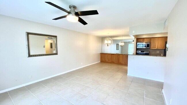 Building Photo - 125 Shore Ct