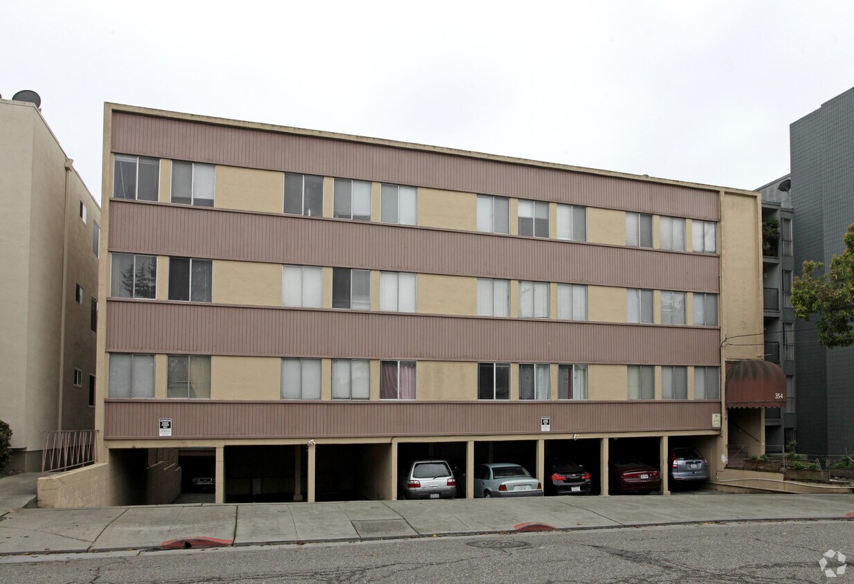 Building Photo - 354 Vernon St