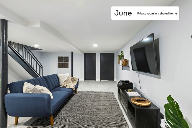 Building Photo - Cute Private ROOM in Flatbush