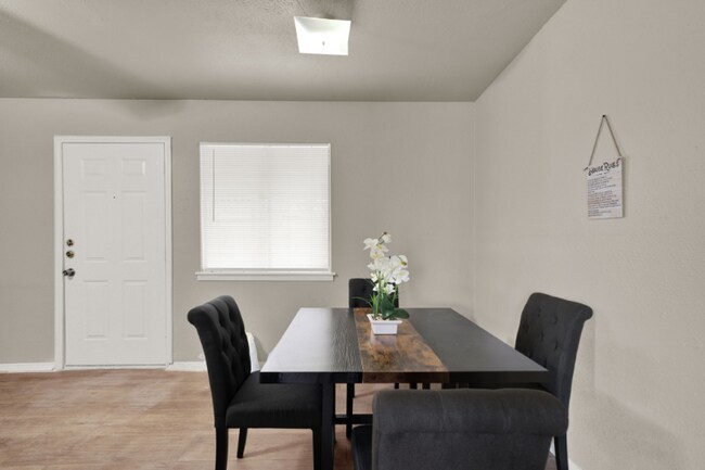 Foto del edificio - 313 Deborah Dr