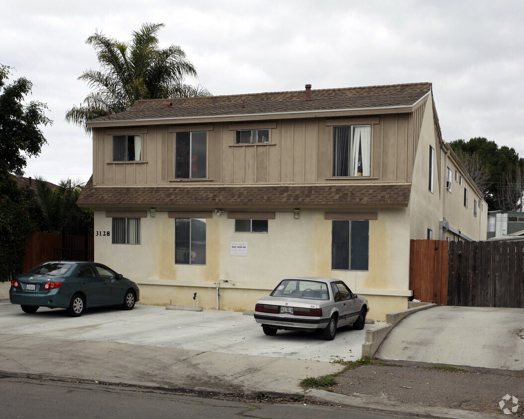 Primary Photo - 3128 Collier Ave