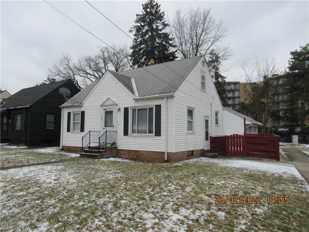 Primary Photo - 1568 Parker Dr