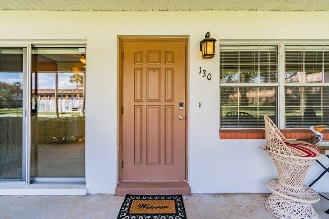 Building Photo - 650 Pinellas Point Dr S