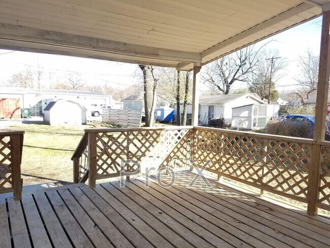 Foto del edificio - 1012 W 3rd St