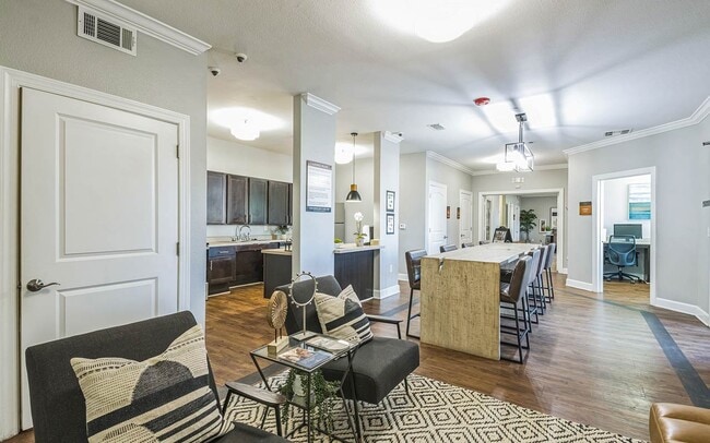 Building Photo - Villas at Colt Run Apartments