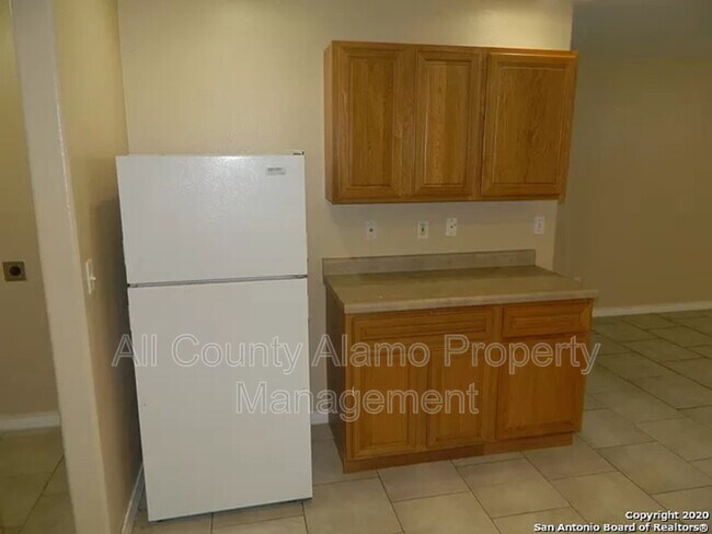 Foto del edificio - 8123 Morning Grove