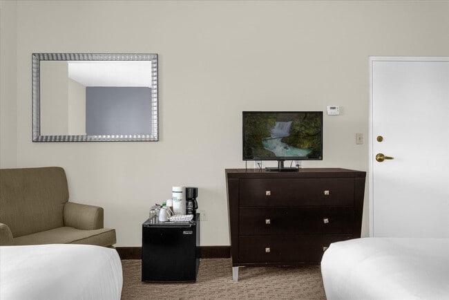 Building Photo - 7601-7601 Canada Ave