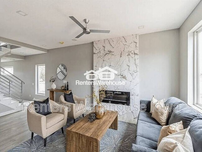 Building Photo - 15588 Rocklyn Pl