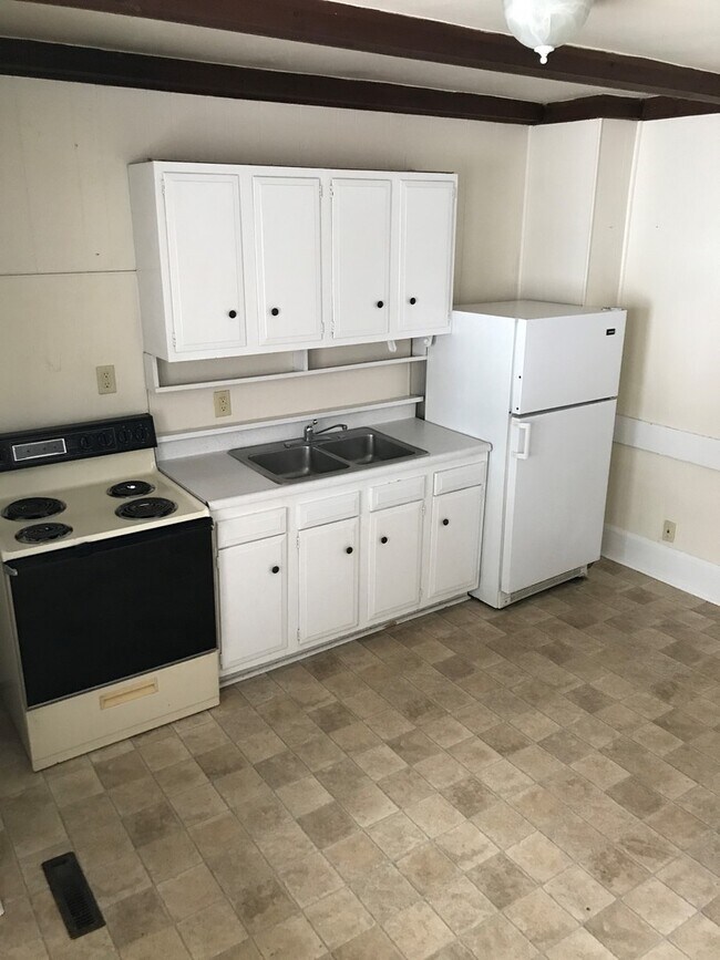 Foto del edificio - 318-322 East Howard Street