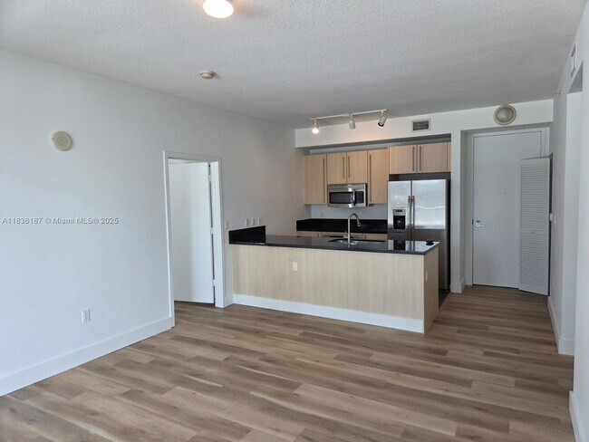 Foto del edificio - 1111 SW 1st Ave