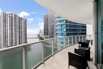 Building Photo - 300 S Biscayne Blvd