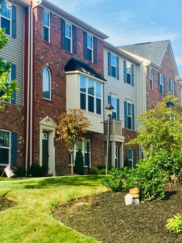 Foto principal - 304 Courage Ln