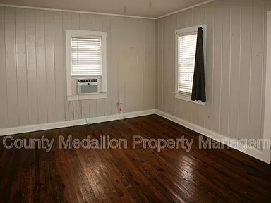 Foto del edificio - 1606 Hough St