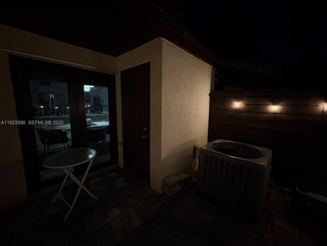 Foto del edificio - 7119 SW 105th Ct