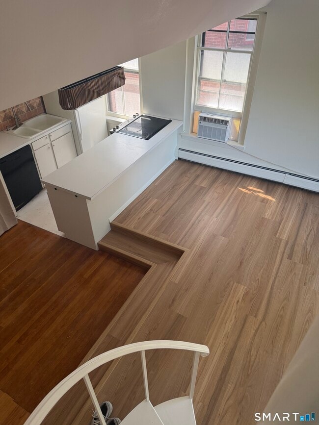 Building Photo - 39 Hungerford St