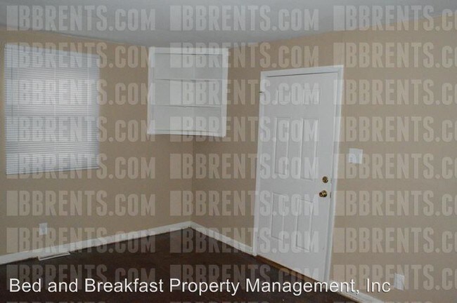 Foto del edificio - 3 br, 1.5 bath House - 4310 Genesee Avenue,