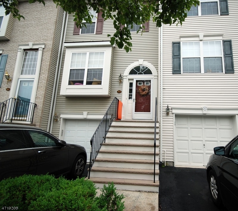 564 Coventry Dr, Nutley, NJ 07110 Townhome Rentals in Nutley NJ