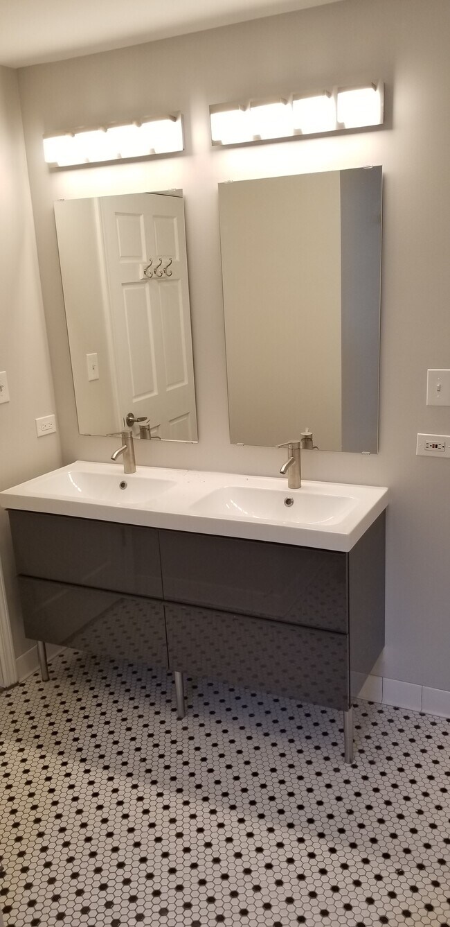 1st Bathroom - 258 Washington Blvd
