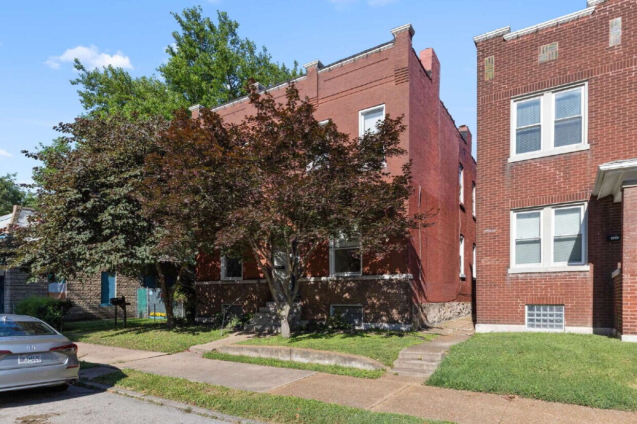 Foto principal - For Rent: Spacious 4 Bedroom Home in South...