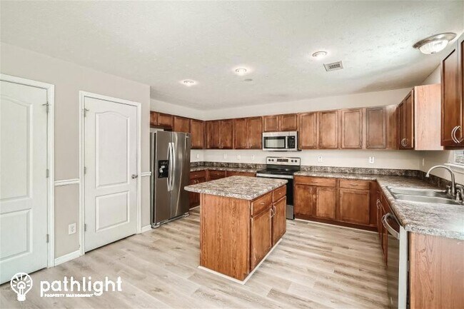Foto del edificio - 1289 Avington Glen Dr