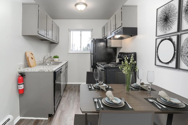 Building Photo - The Pointe at Cherry Hill