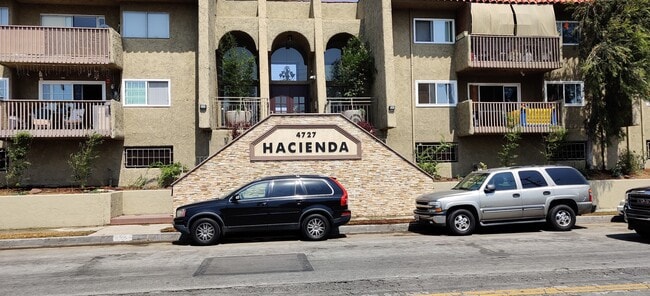 The Hacienda a well maintained condominium complex - 4727 W 147th St