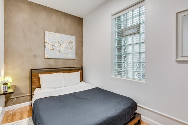 Foto del edificio - 1519 W Superior St