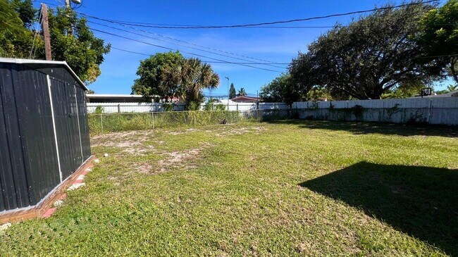 Foto del edificio - 124 Abaco Dr