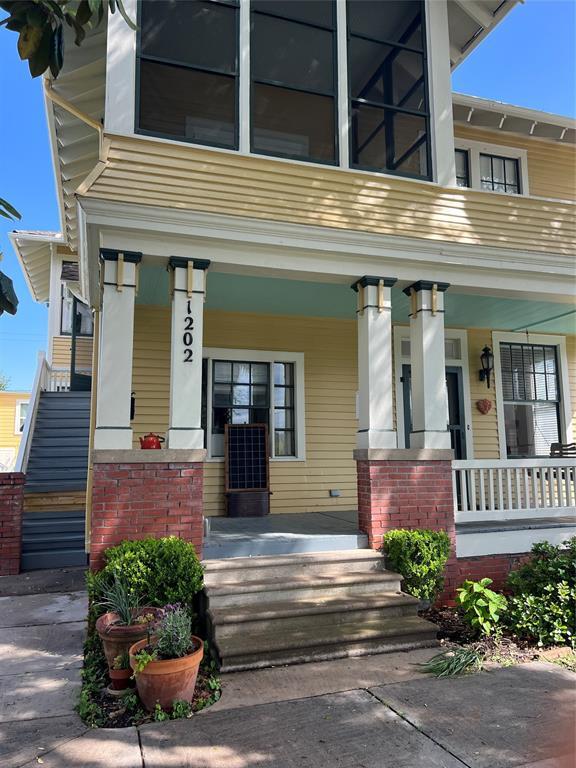 Foto principal - 1202 Winnie St