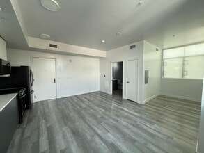 Building Photo - 700 N Spaulding Ave